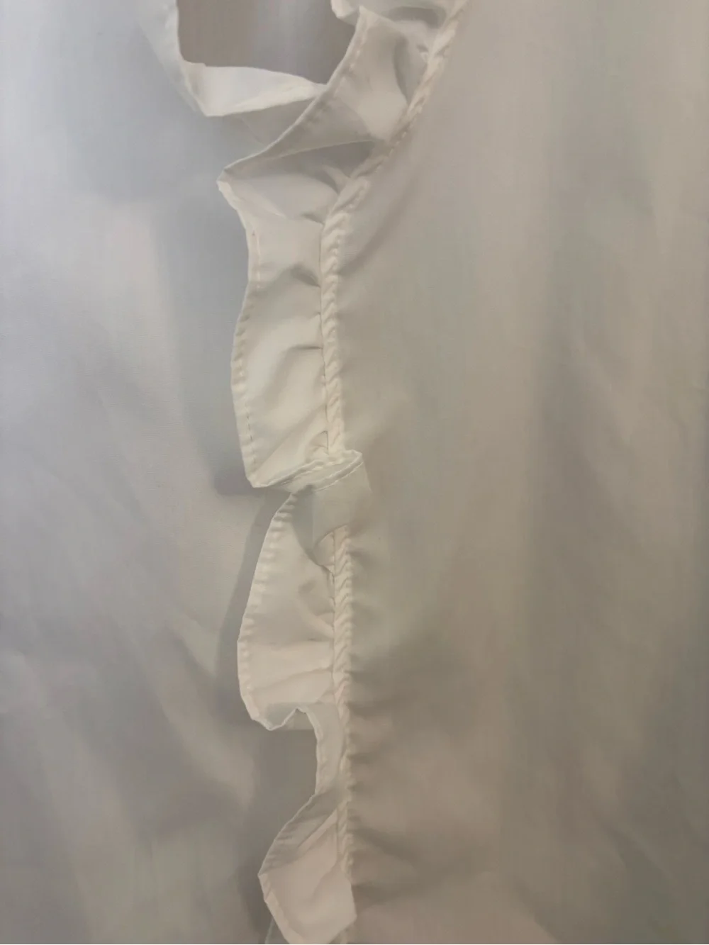 Women’s Plus Size  Classic White Blouse-Ruffled Neckline /Front Sz 3XL - Picture 3 of 10